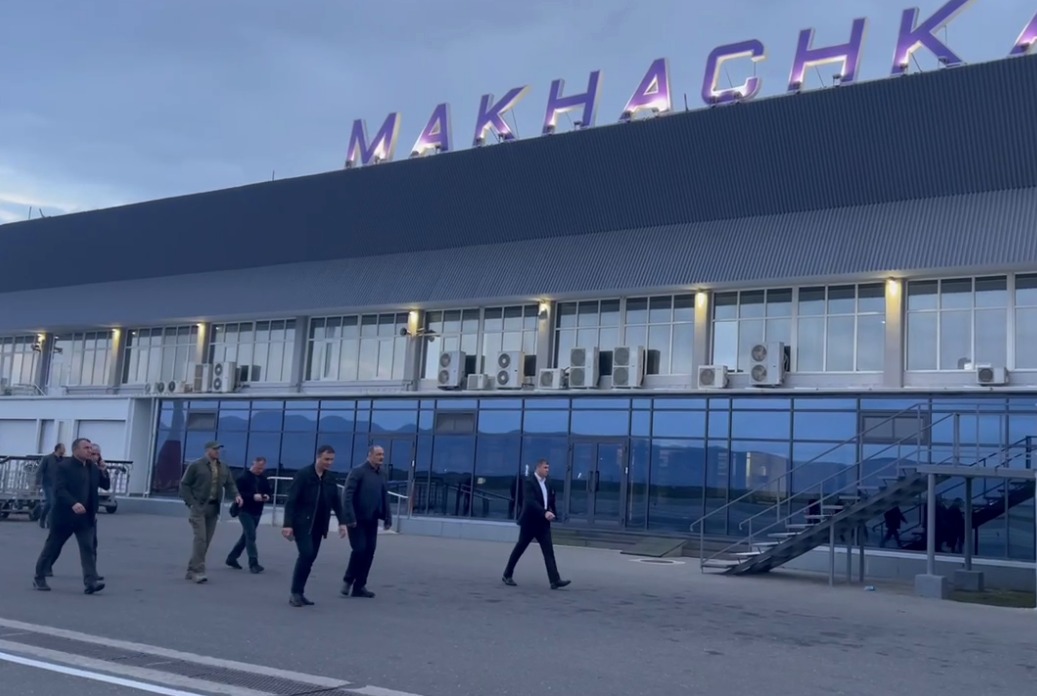 Захват аэропорта в Дагестане стал ударом по туризму